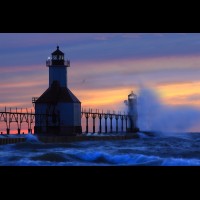 St. Joseph Pier Lights, Lake Michigan, USA :: LTHstjosephpiermi50066wjpg
